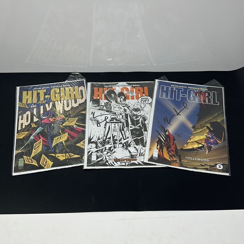 Hit Girl comics signed by Kevin Smith